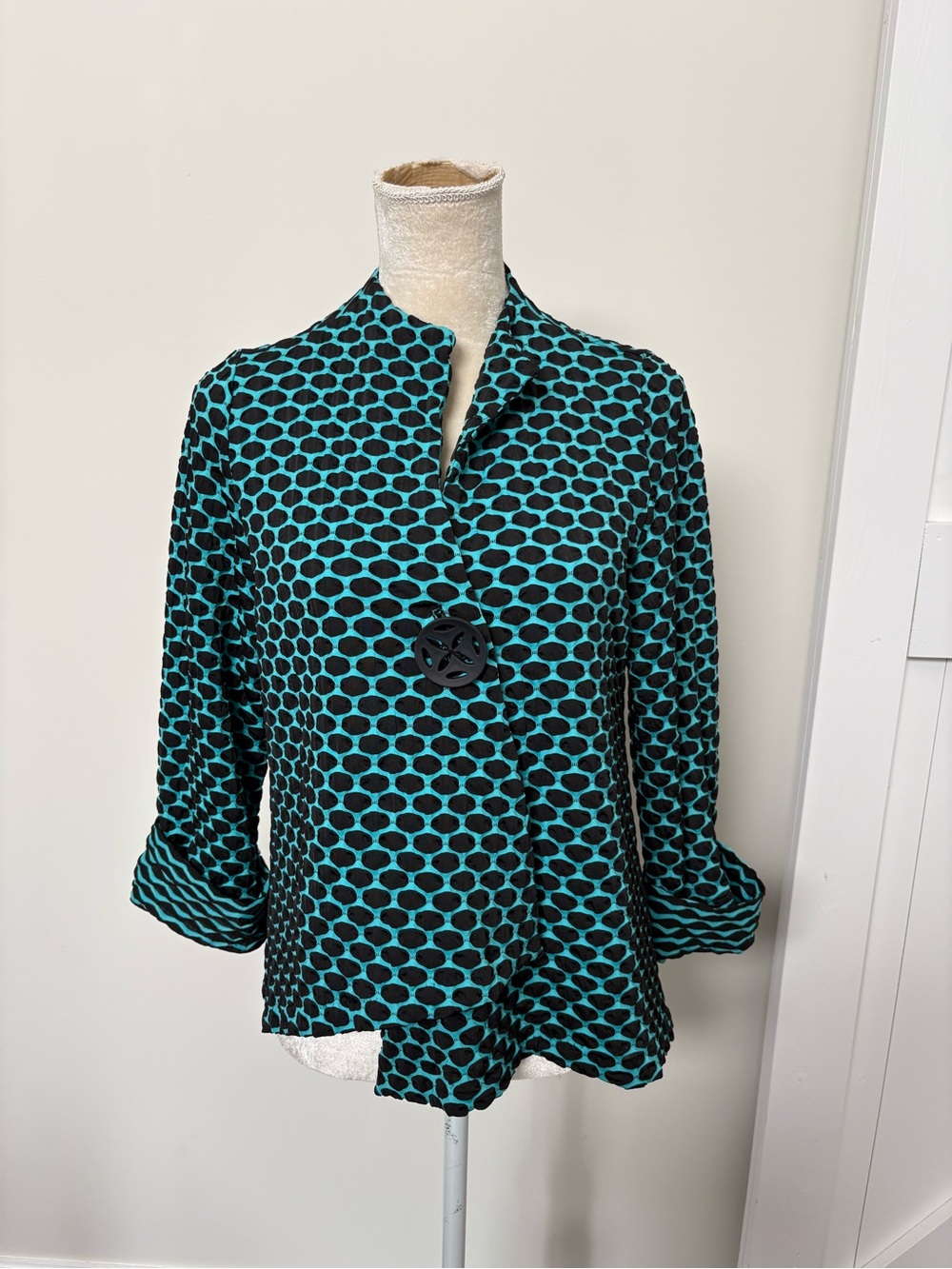 IC collection by Connie K artsy Lagenlook textured bubble jacket aqua black L